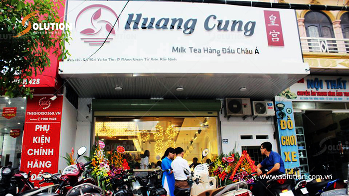 Thiết kế biển quảng cáo ngoài trời quán trà sữa Huang Cung