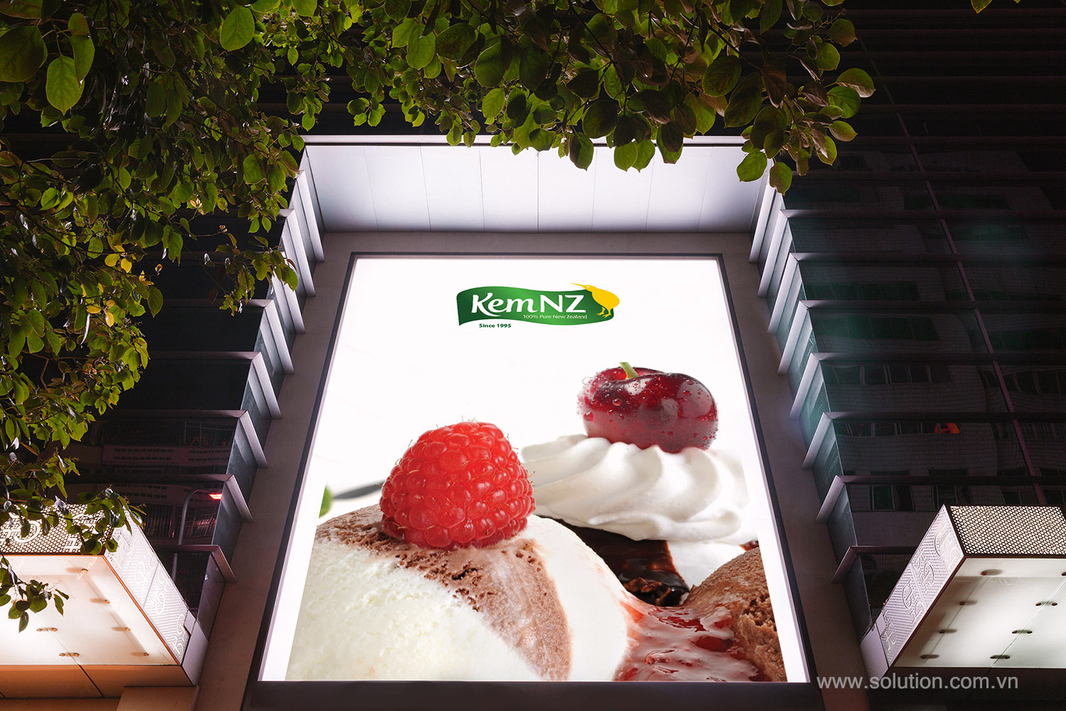 Toàn cảnh mẫu thiết kế biển quảng cáo ngoài trời của Cửa hàng kem NZ
