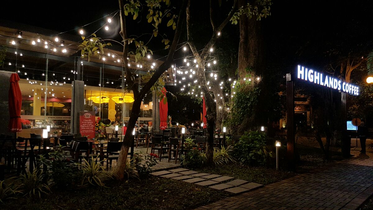 thiet-ke-noi-that-quan-cafe-san-vuon-Highland-Coffee thiet-ke-noi-that-quan-cafe-san-vuon-Highland-Coffee
