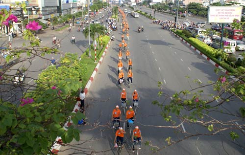 chay-roadshow-bang-xe-dap-2 chay-roadshow-bang-xe-dap-2