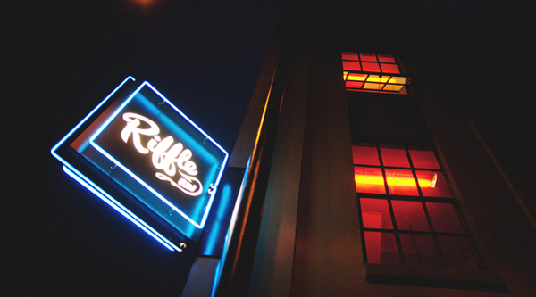 thiet-ke-bien-hieu-dep-14