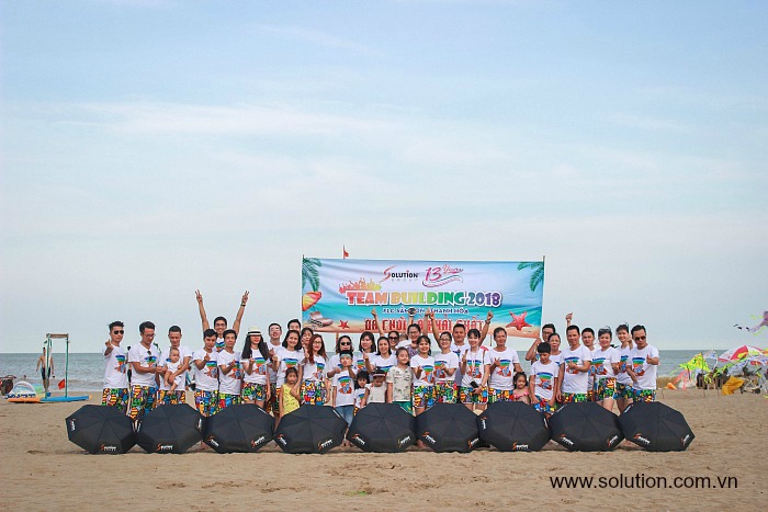 hoat-dong-teambuilding-tren-bien1.jpg hoat-dong-teambuilding-tren-bien1.jpg