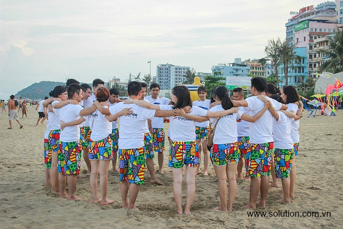 hoat-dong-teambuilding-tren-bien3.jpg hoat-dong-teambuilding-tren-bien3.jpg