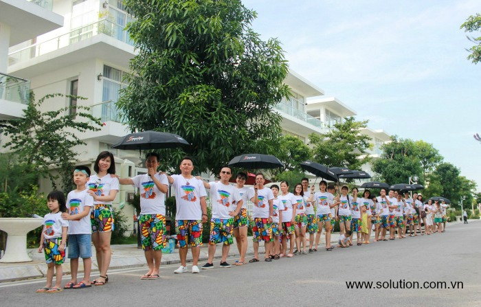 hoat-dong-teambuilding-tren-bien.jpg hoat-dong-teambuilding-tren-bien.jpg