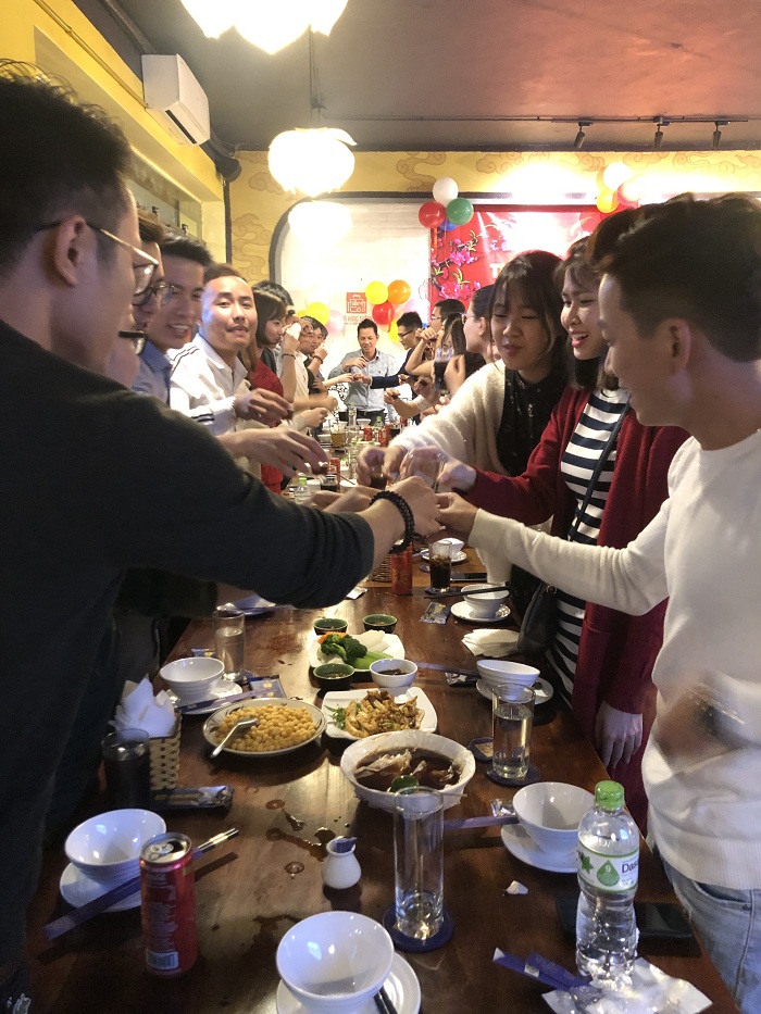 tiệc tất niên nhan-vien