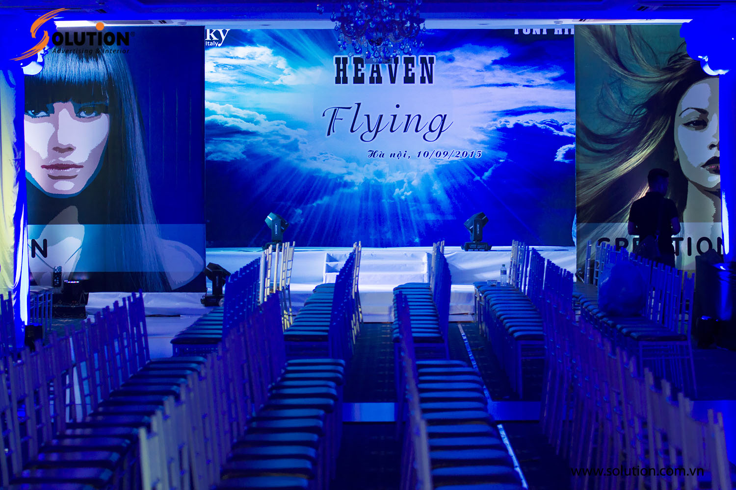 Những góc chụp rộng luôn thể hiện được bối cảnh sự kiện