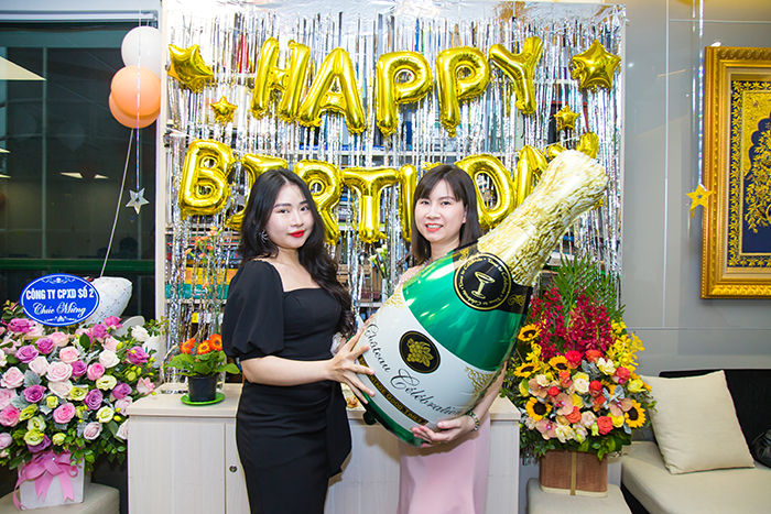 hình sinh nhật công ty thiết kế quảng cáo Solution