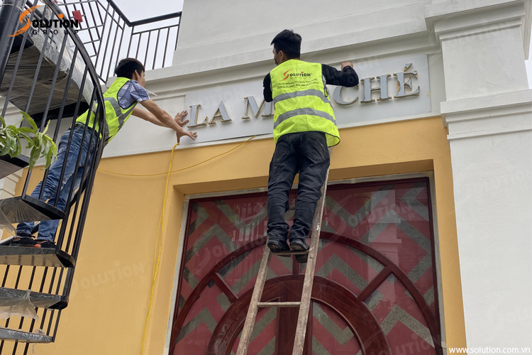 Thiet-ke-bien-quang-cao-chuyen-nghiep