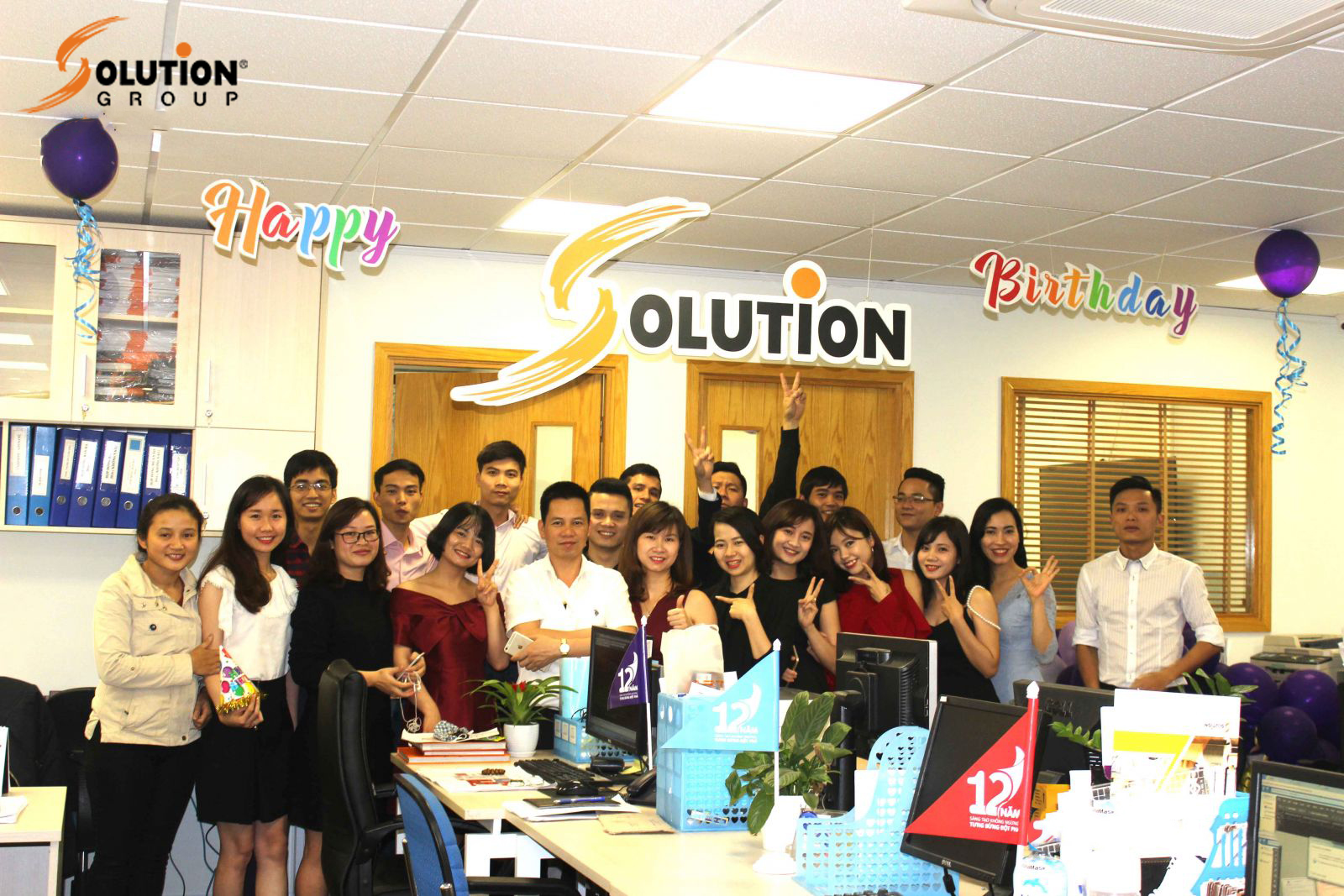 SolutionGroup-moi-ngay-lam-viec-la-mot-ngay-sang-tao