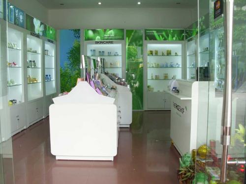 nội thất showroom cao cấp chuyên nghiệp