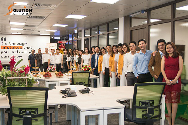 Thiet-ke-noi-that-van-phong-tai-SolutionGroup